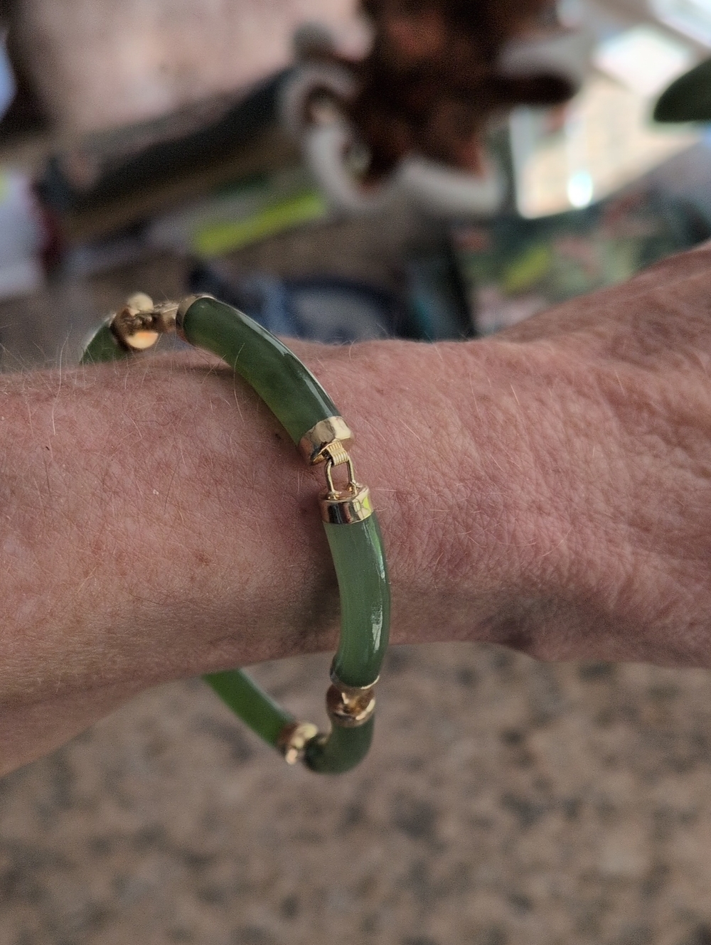 Green Jade Bracelet with 14k gold - Picture 11 of 12